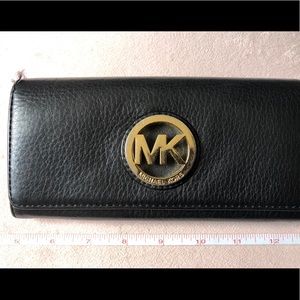 Michael KORS black leather wallet